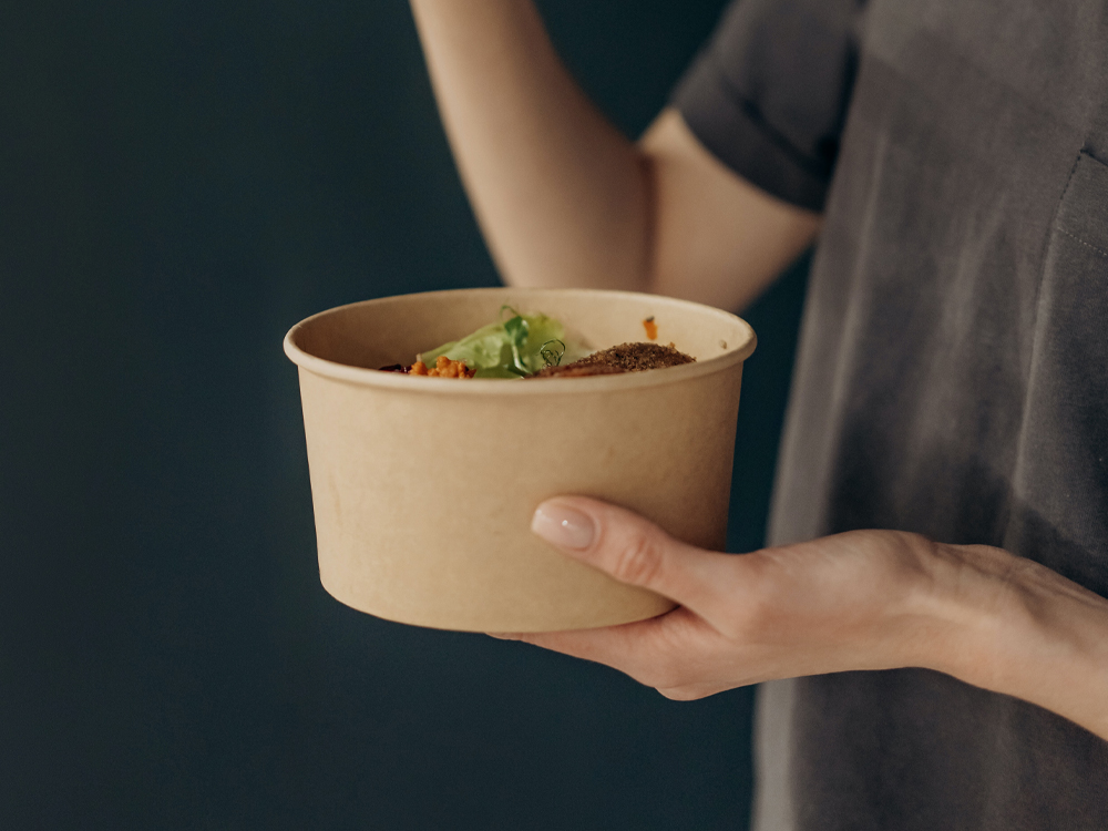 Einweg-Salatschüssel aus braunem Kraftpapier mit DECKEL